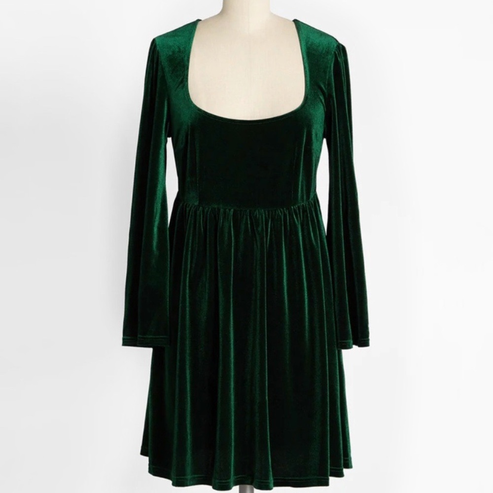 Modcloth Not Your Babydoll Anymore Velvet Mini Dress Green Flare Sleeve Medium